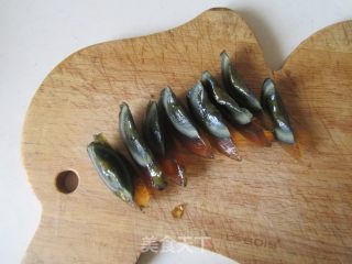 皮蛋拌马齿苋的做法步骤：2