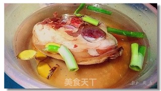 泼油香肘的做法步骤：1
