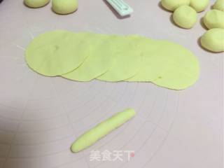 奶香玫瑰馒头的做法步骤：2
