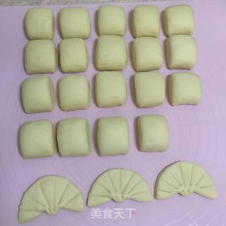 奶香玫瑰馒头的做法步骤：5