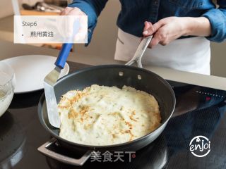 芦笋可丽饼佐蛋酒荷兰酱的做法步骤：6
