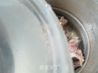 黄豆筒骨汤的做法步骤：4