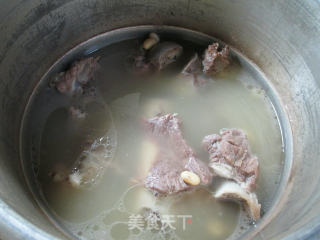 黄豆筒骨汤的做法步骤：7