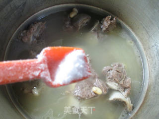 黄豆筒骨汤的做法步骤：9