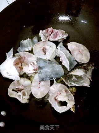 【豆豉焖钳鱼】家常菜的做法步骤：3