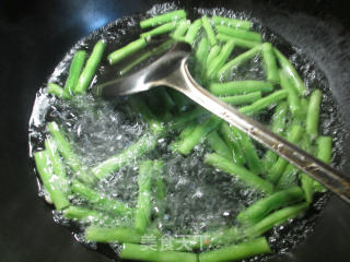 梅豆炒鸡胸肉的做法步骤：9
