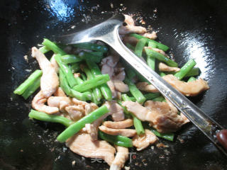 梅豆炒鸡胸肉的做法步骤：11