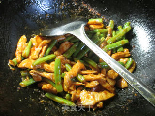 梅豆炒鸡胸肉的做法步骤：15