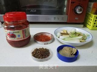 水煮三鲜的做法步骤：1