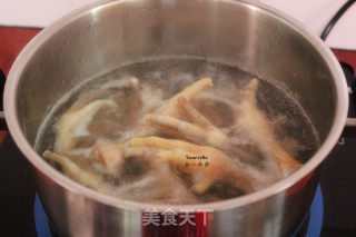 香辣卤凤爪的做法步骤：2