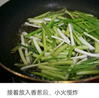 葱油面的做法步骤：1