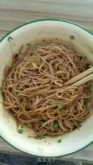葱油面的做法步骤：2
