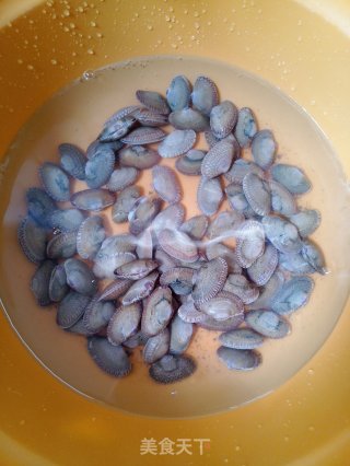 爆炒花甲的做法步骤：1