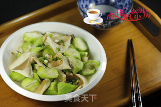 丝瓜炒猪肚菇的做法步骤：7
