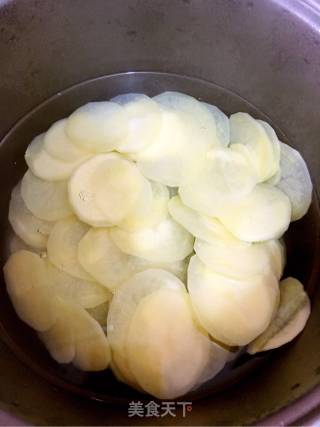 凉拌香辣土豆片的做法步骤：3