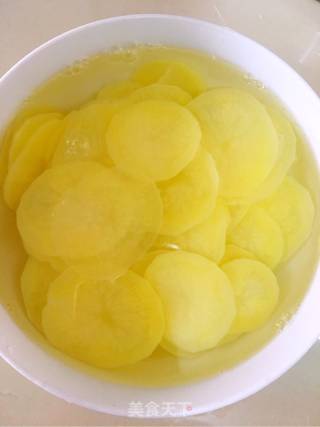 凉拌香辣土豆片的做法步骤：4