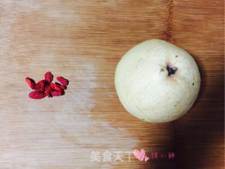 冰糖雪梨的做法步骤：1