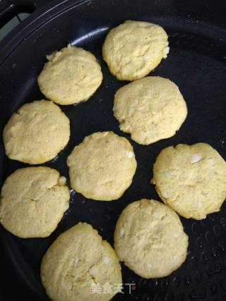 豆渣玉米饼的做法步骤：5