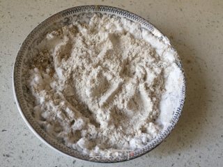 椒盐带鱼的做法步骤：3