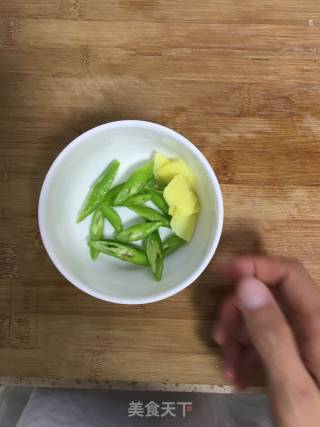 肉丝炒有机花菜的做法步骤：2