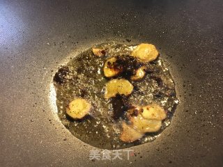 酱爆海鲜什锦的做法步骤：2