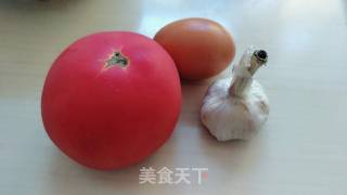 蒜蓉番茄鸡蛋面的做法步骤：1