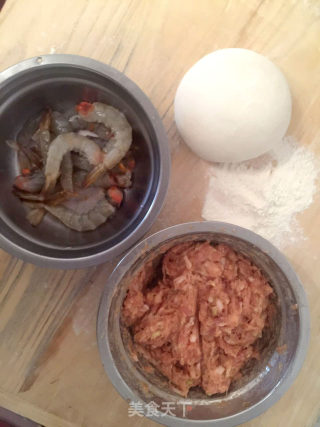 美味诱人的 —— 虾饺的做法步骤：1
