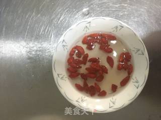 枸杞山药炒菜苗的做法步骤：3