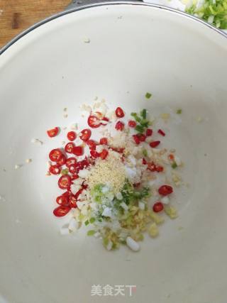 夏季快手菜――凉拌鸡蛋干的做法步骤：3