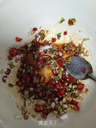 夏季快手菜――凉拌鸡蛋干的做法步骤：4
