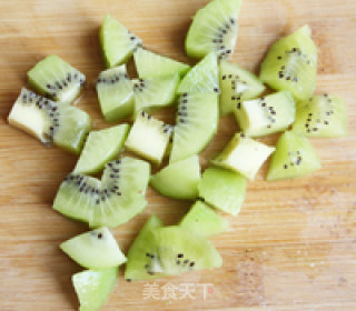 奇异果西兰花鱼肉沙拉的做法步骤：6