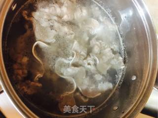 金汤酸辣肥牛的做法步骤：3