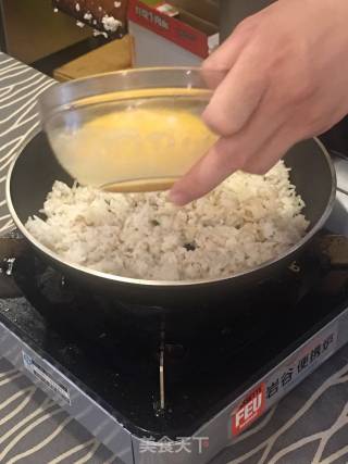 菠萝炒饭的做法步骤：7