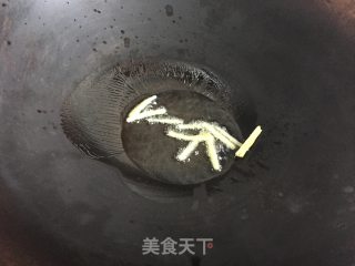 香菇酱炒花蛤的做法步骤：4