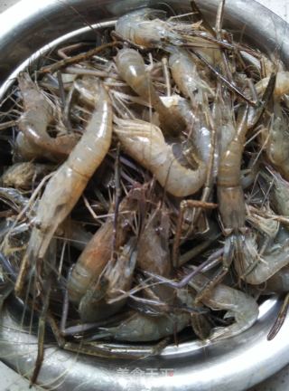 油焖河虾的做法步骤：1