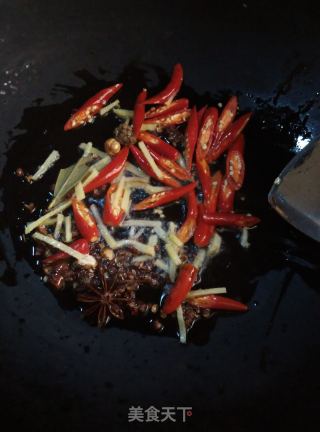 油焖河虾的做法步骤：3