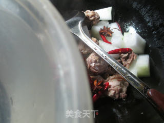 冬瓜烧鸡块的做法步骤：3