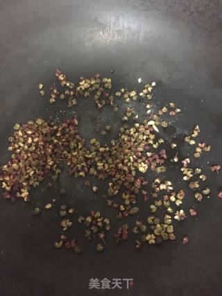 椒麻盐水琵琶鸭腿的做法步骤：4