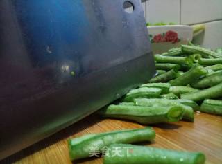 干煸豆角的做法步骤：1