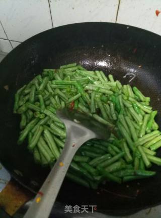 干煸豆角的做法步骤：4