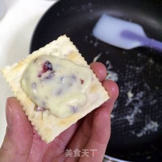 牛轧糖夹心苏打饼干的做法步骤：10