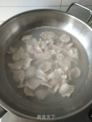 青椒木耳鱼片的做法步骤：4