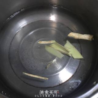 麻辣红油百叶的做法步骤：2