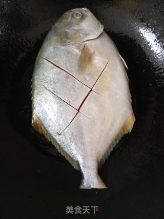 普宁豆酱煮金鲳鱼的做法步骤：6