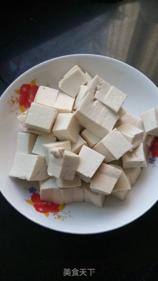 白蚬子炖豆腐的做法步骤：1