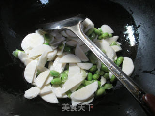毛豆茭白煮豆腐的做法步骤：2