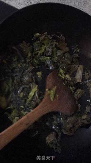 酸菜鲤鱼的做法步骤：4