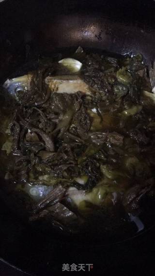 酸菜鲤鱼的做法步骤：7