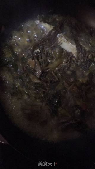 酸菜鲤鱼的做法步骤：8