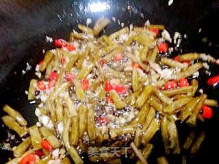 腌豆角炒通菜的做法步骤：5